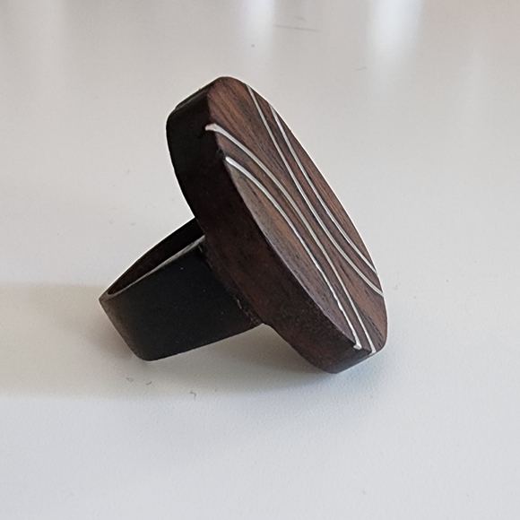 Wooden ring - Picture 2 of 2